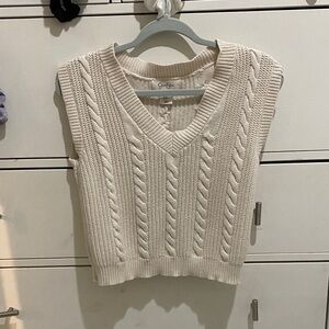 Women's V-Neck Cable Knit Sweater Vest - Cream
